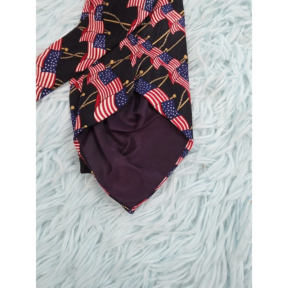 American Traditions Men's Necktie Silk Satin Wavy American Flags Patriotic Tie
